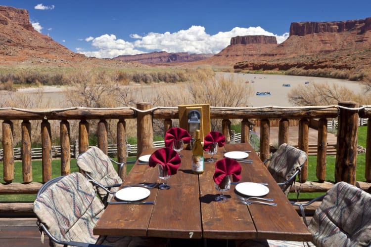 Restaurant deck